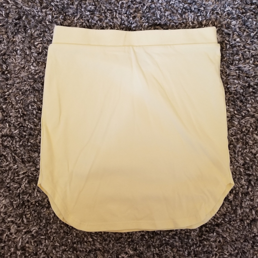 Used yellow pencil skirt
